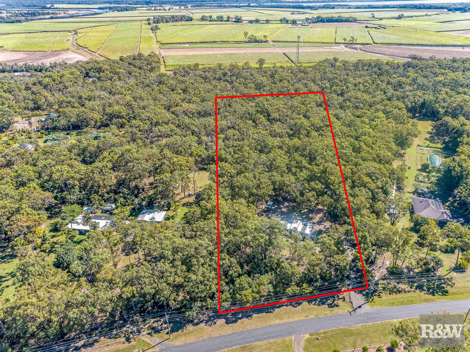 22 Hannah Court Moore Park Beach