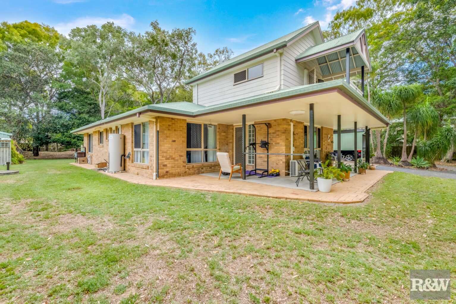 147 Sylvan Drive Moore Park Beach 147 Sylvan Drive Moore Park Beach