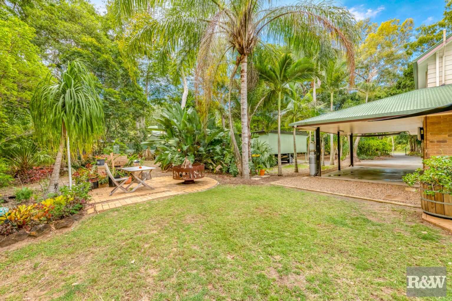 147 Sylvan Drive Moore Park Beach 147 Sylvan Drive Moore Park Beach