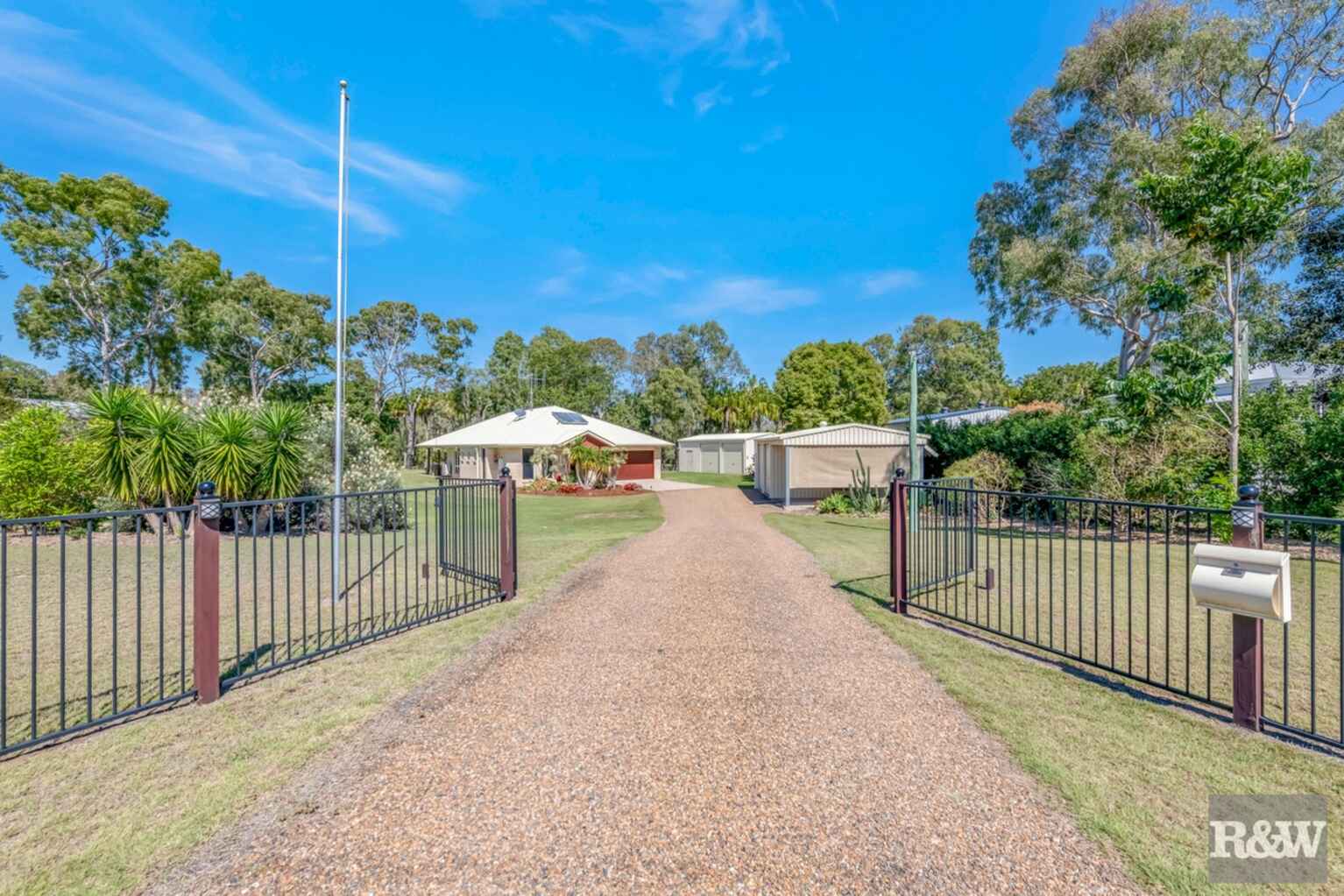 42 Kingfisher Crescent Moore Park Beach 42 Kingfisher Crescent Moore Park Beach