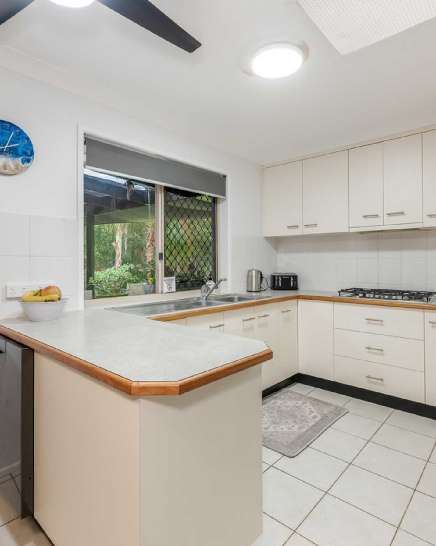 147 Sylvan Drive Moore Park Beach, Beach - Thumbnail 5