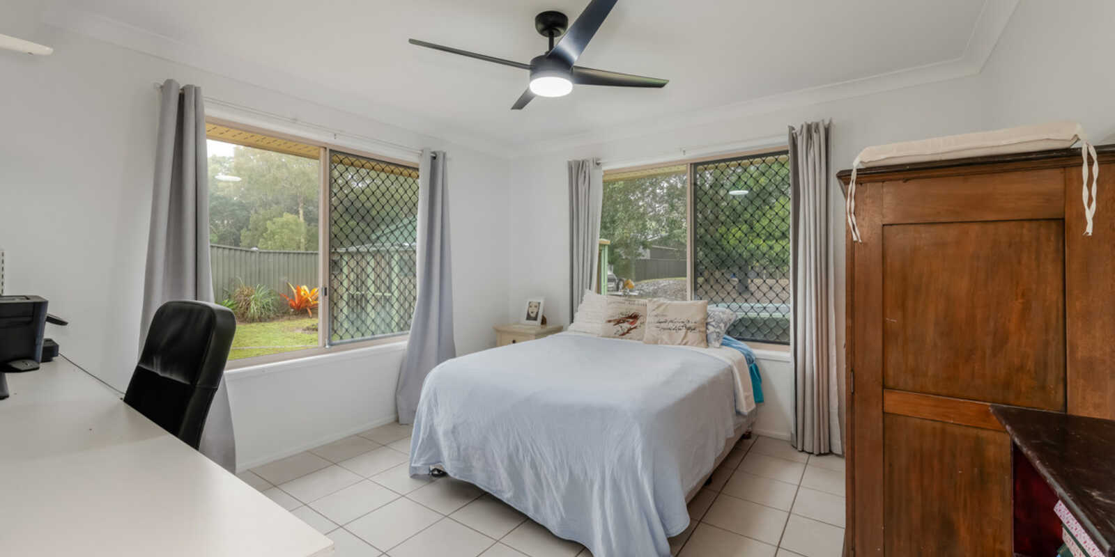 147 Sylvan Drive Moore Park Beach 147 Sylvan Drive Moore Park Beach