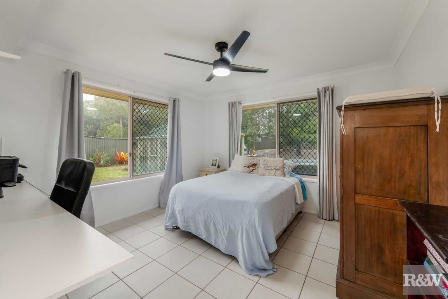 147 Sylvan Drive Moore Park Beach 147 Sylvan Drive Moore Park Beach