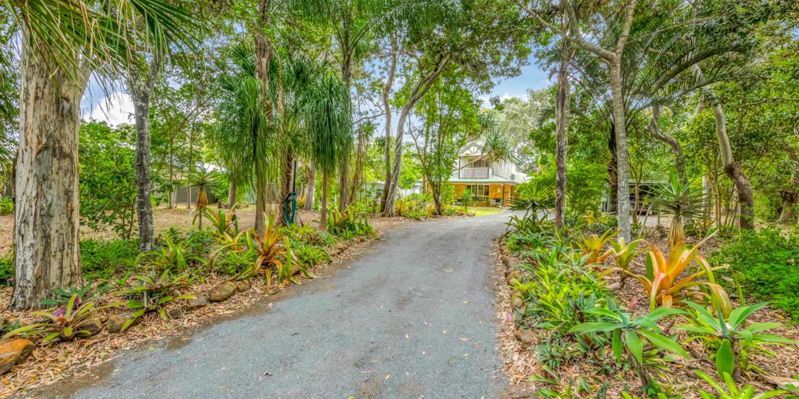 147 Sylvan Drive Moore Park Beach 147 Sylvan Drive Moore Park Beach