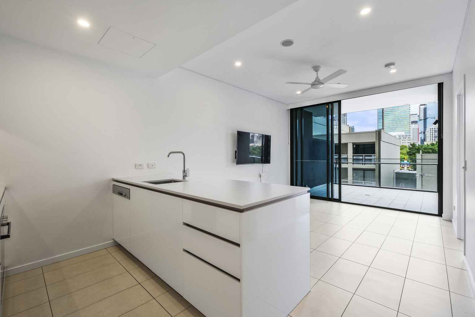 404/19 Hope Street South Brisbane 404/19 Hope Street South Brisbane