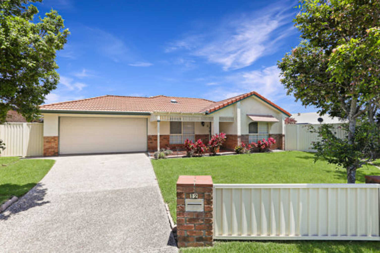 12 Queenscliff Court Sandstone Point 12 Queenscliff Court Sandstone Point