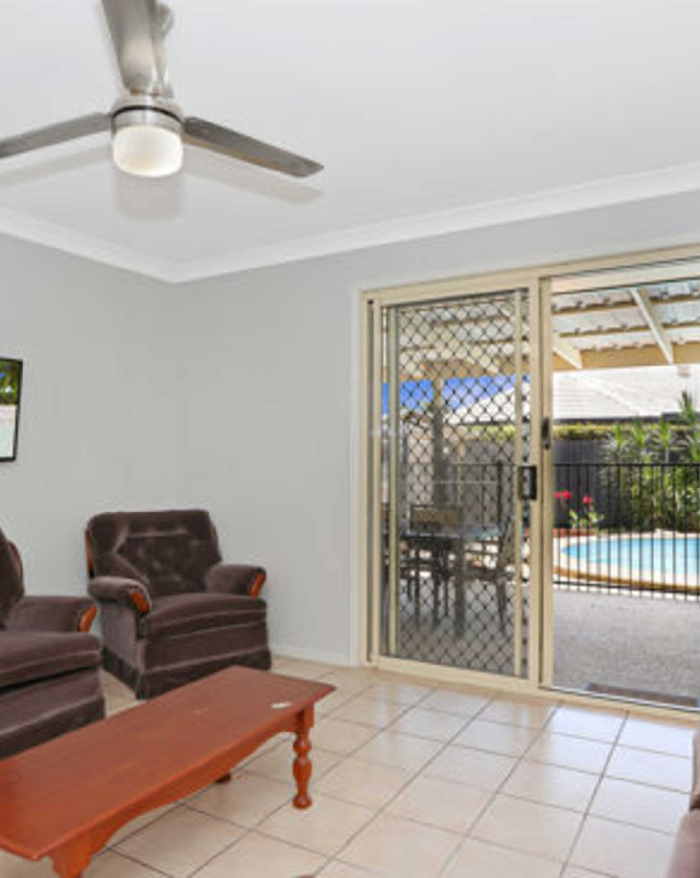 12 Queenscliff Court Sandstone Point, Point - Thumbnail 4