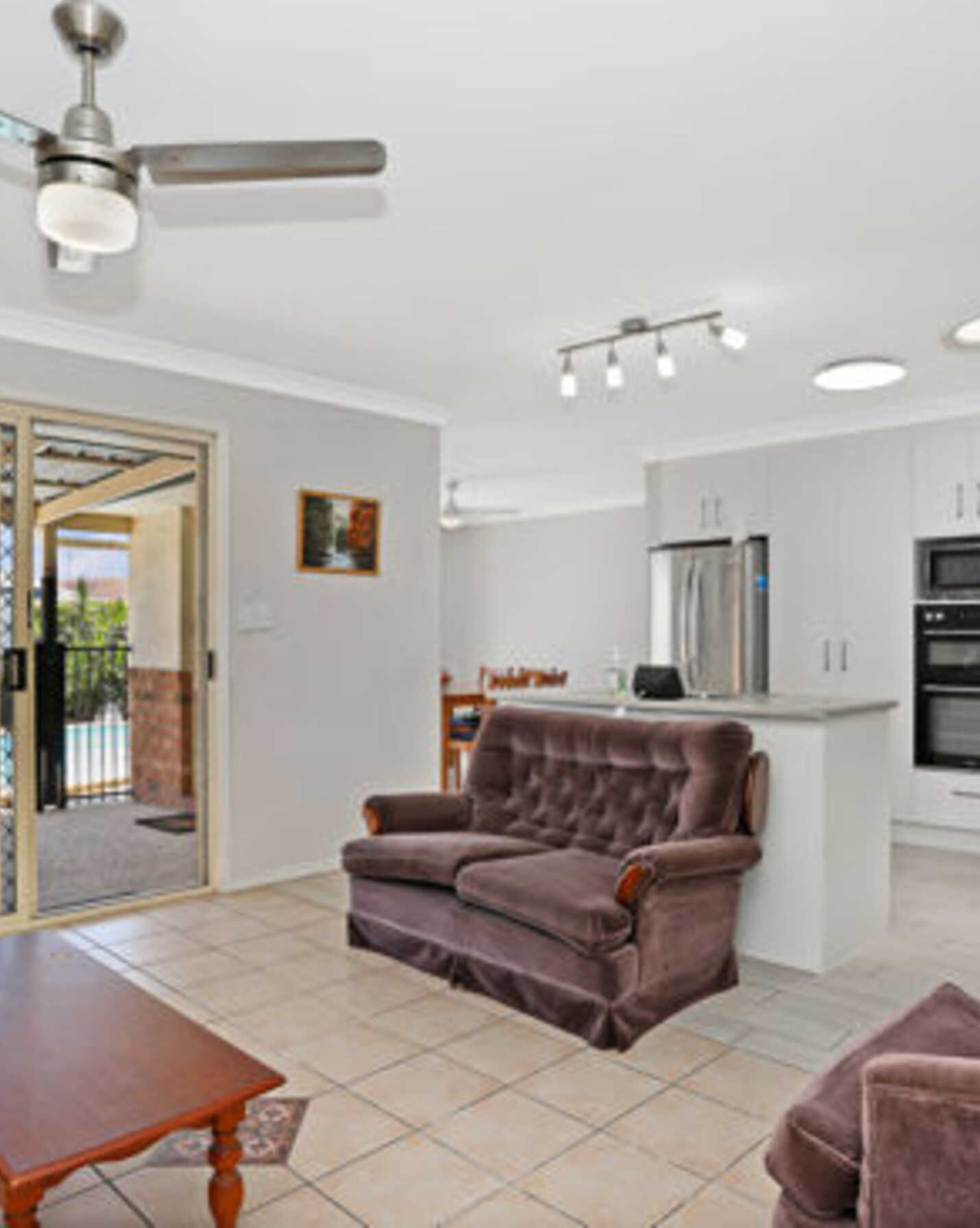 12 Queenscliff Court Sandstone Point, Point - Thumbnail 7