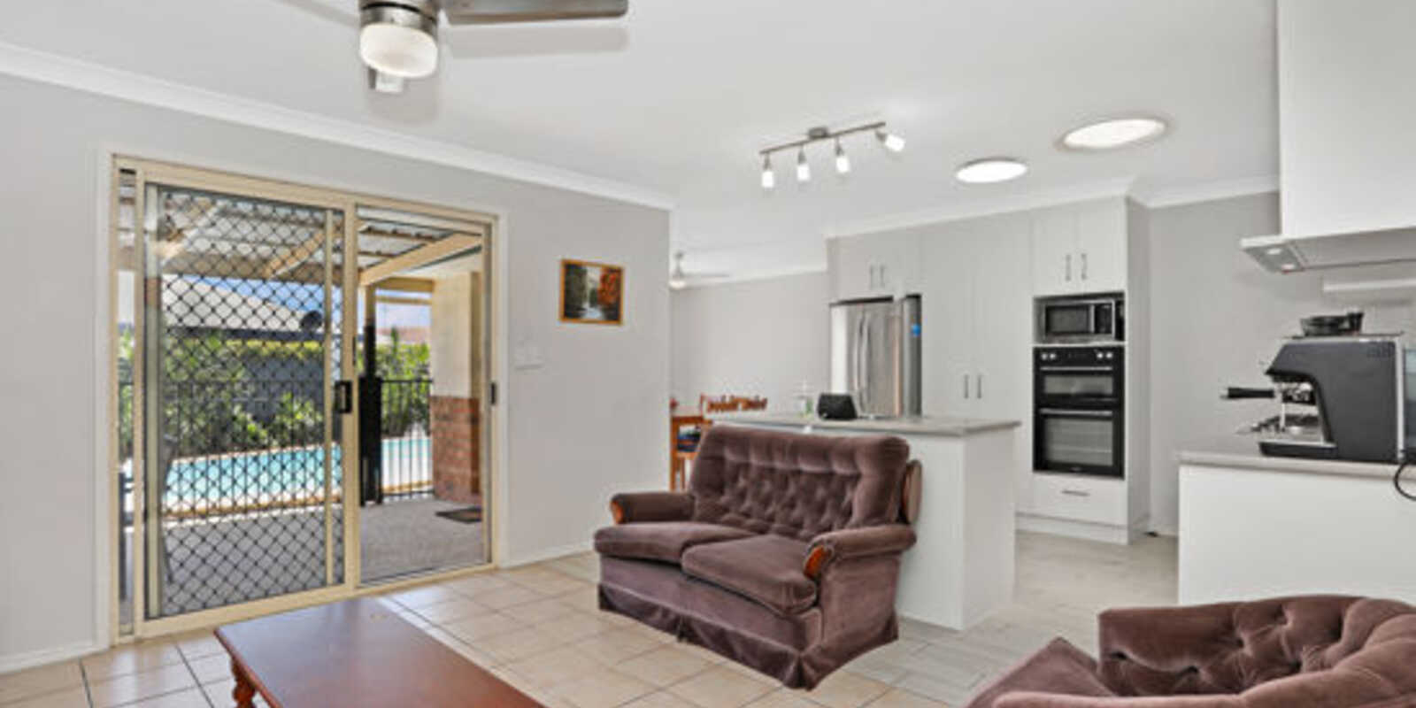 12 Queenscliff Court Sandstone Point 12 Queenscliff Court Sandstone Point