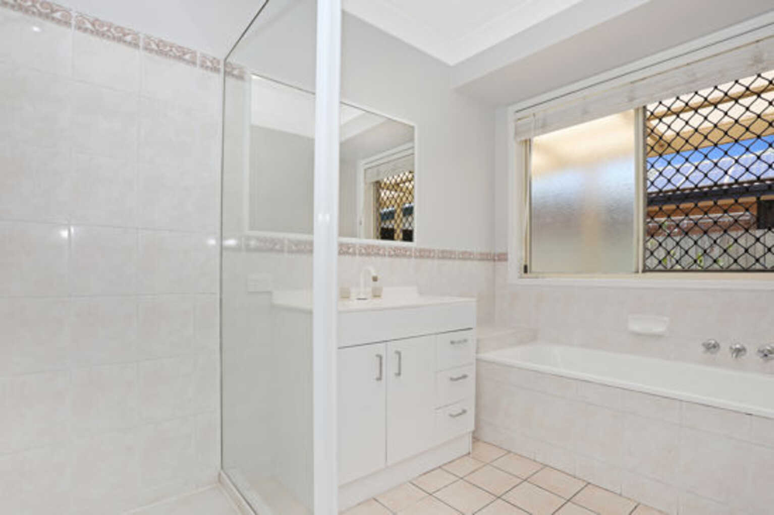 12 Queenscliff Court Sandstone Point 12 Queenscliff Court Sandstone Point