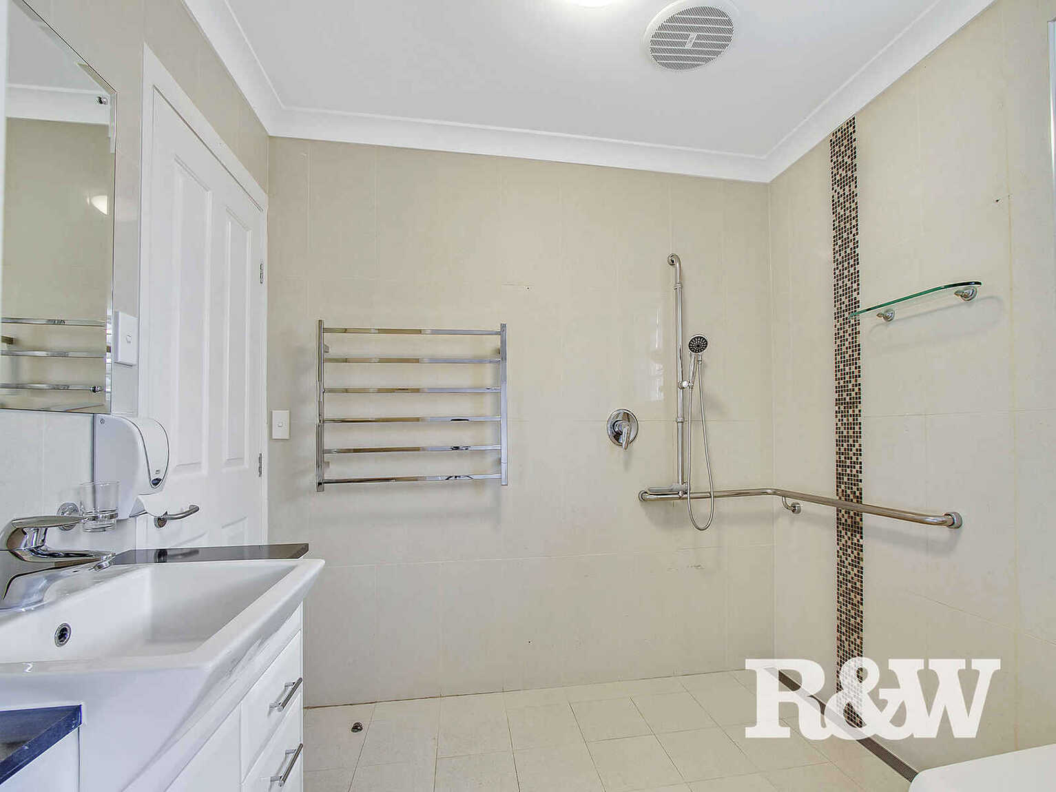 4 Deeside Avenue Baulkham Hills 4 Deeside Avenue Baulkham Hills