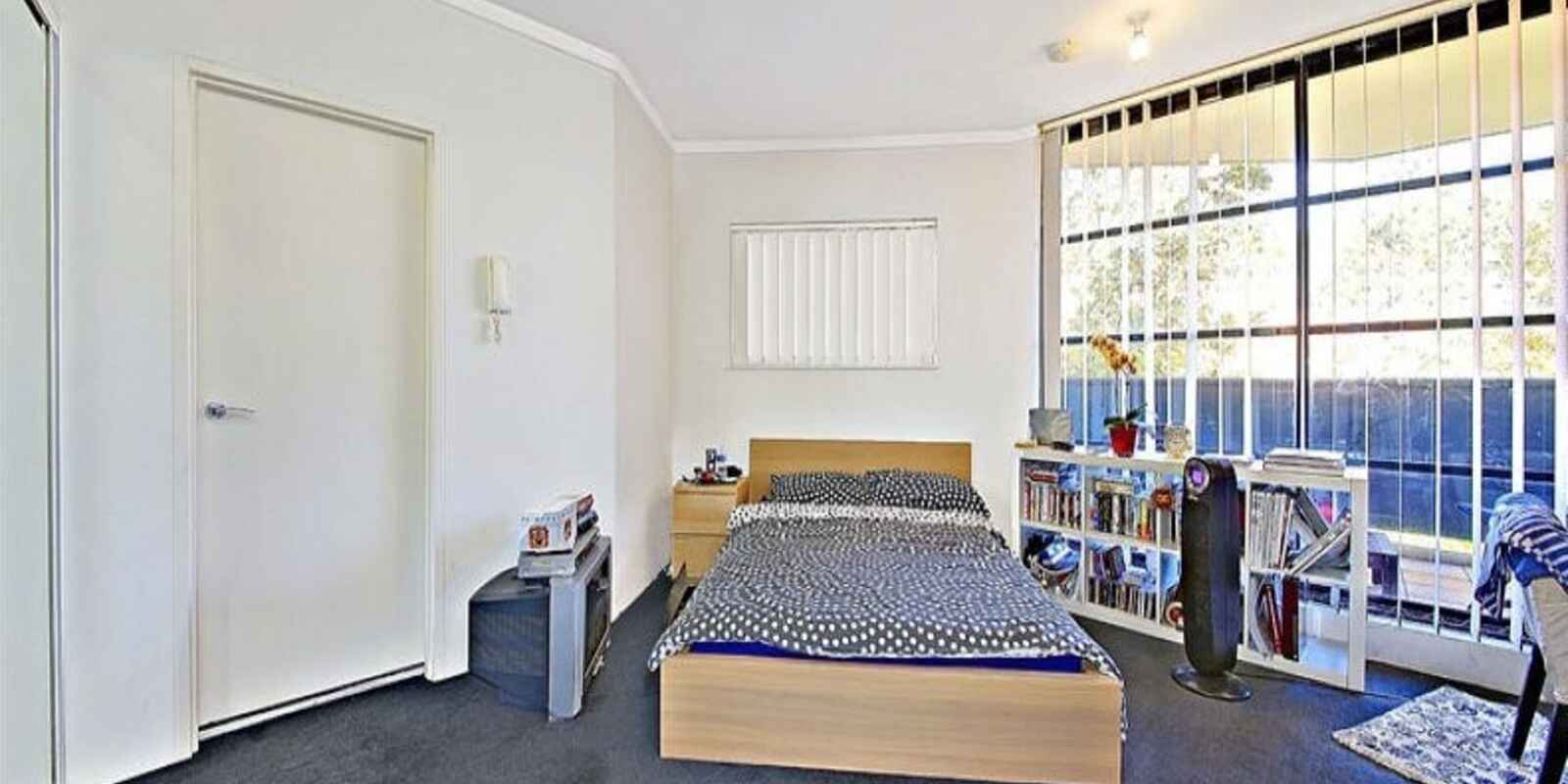 202E/138 Carillon Avenue Newtown