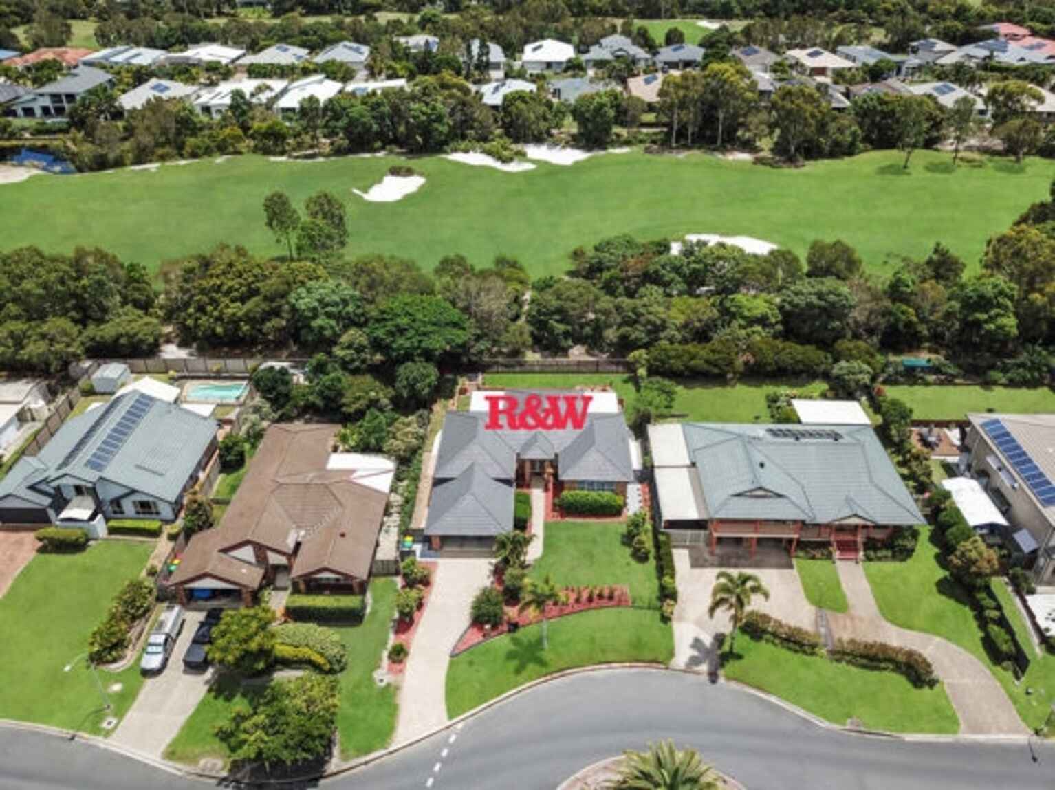 215 Endeavour Drive Banksia Beach 215 Endeavour Drive Banksia Beach