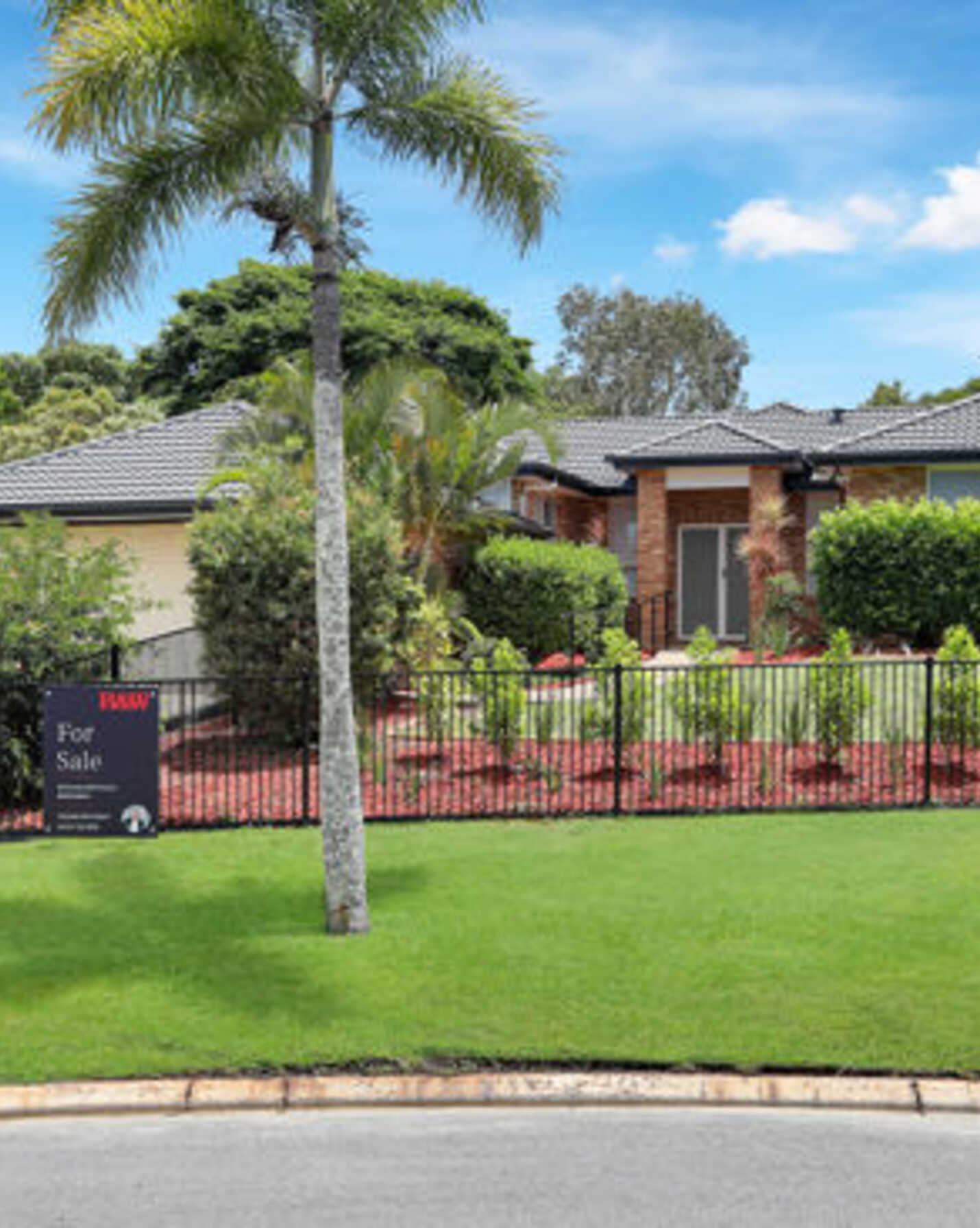 215 Endeavour Drive Banksia Beach, Beach - Thumbnail 2