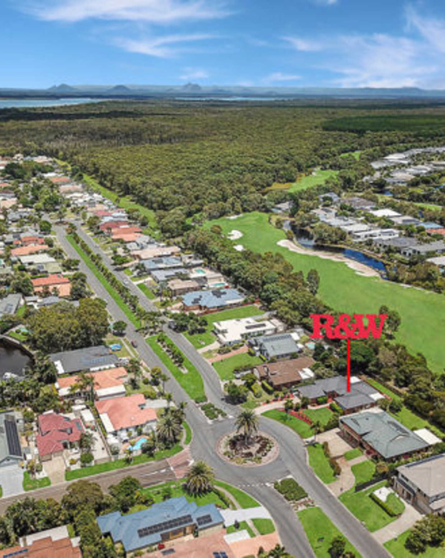 215 Endeavour Drive Banksia Beach, Beach - Thumbnail 3