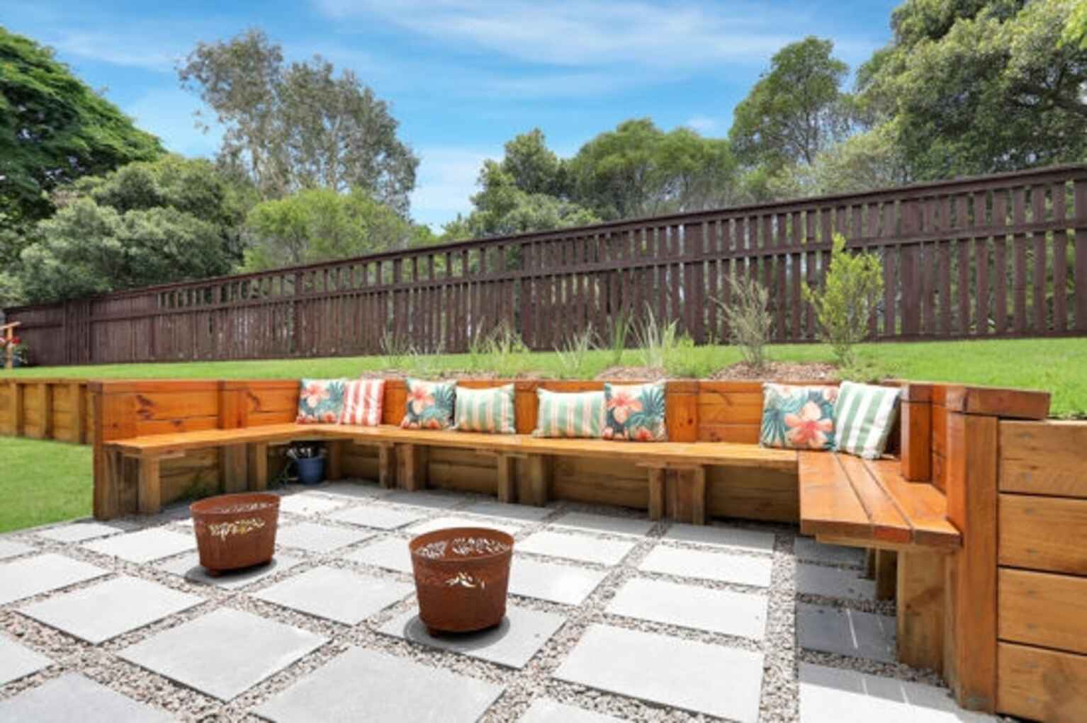 215 Endeavour Drive Banksia Beach 215 Endeavour Drive Banksia Beach