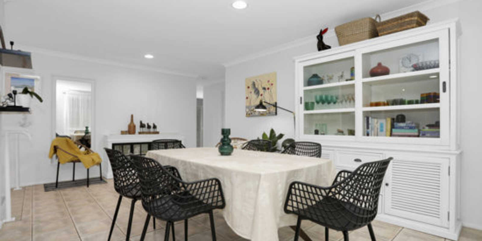 215 Endeavour Drive Banksia Beach 215 Endeavour Drive Banksia Beach