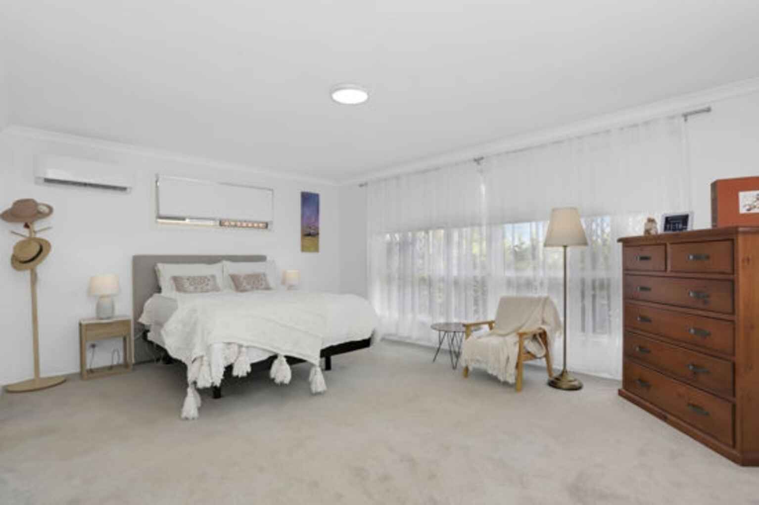 215 Endeavour Drive Banksia Beach 215 Endeavour Drive Banksia Beach