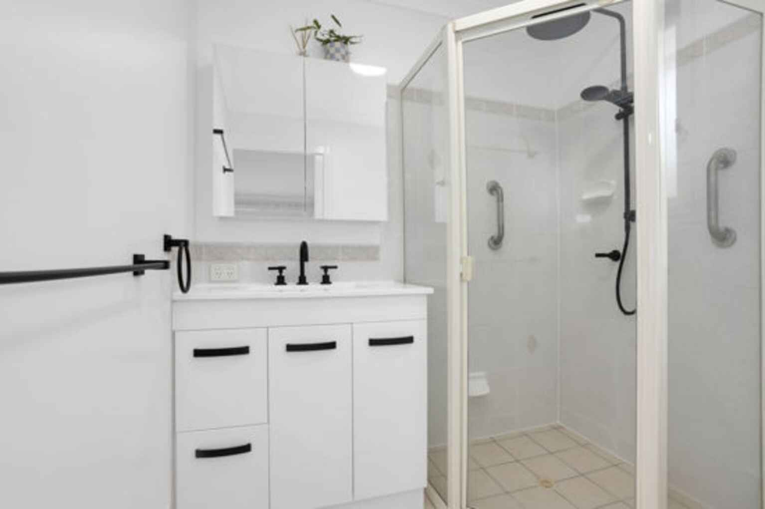 215 Endeavour Drive Banksia Beach 215 Endeavour Drive Banksia Beach