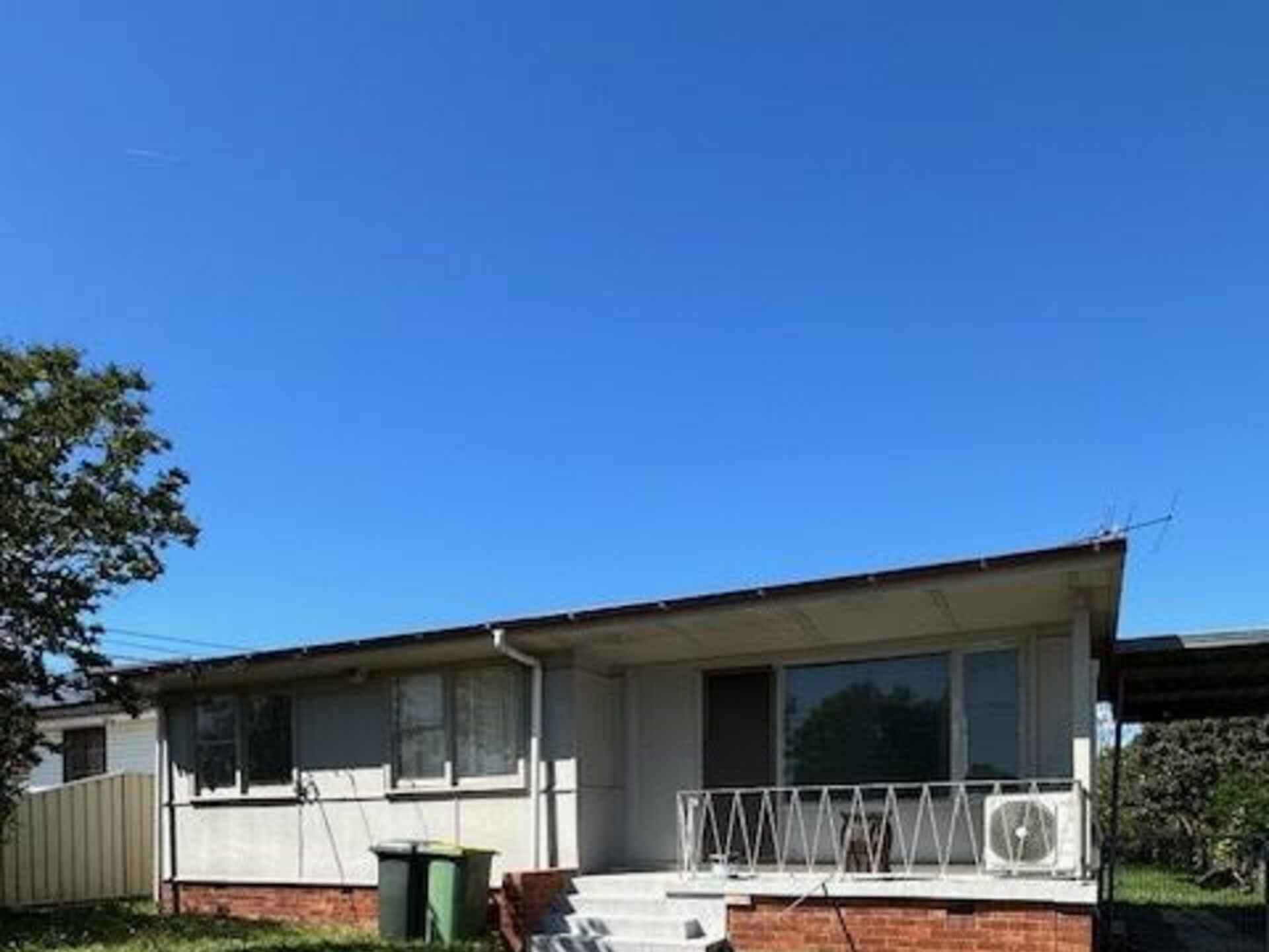 19 Peterlee Rd Canley Heights