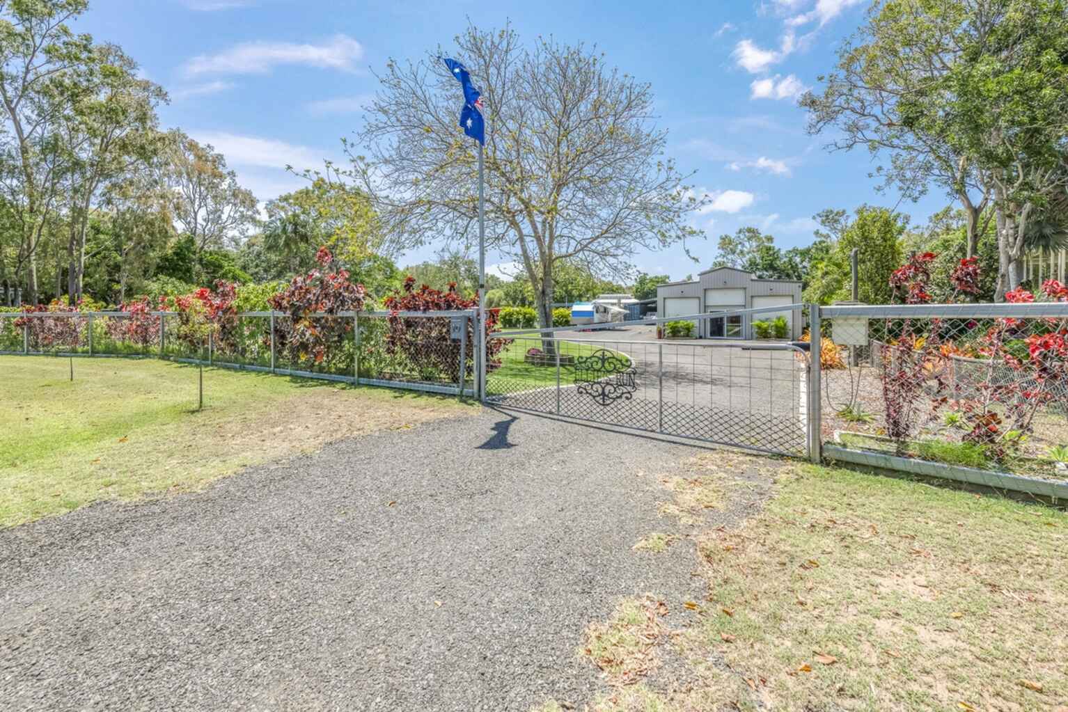 20 Kingfisher Crescent Moore Park Beach 20 Kingfisher Crescent Moore Park Beach