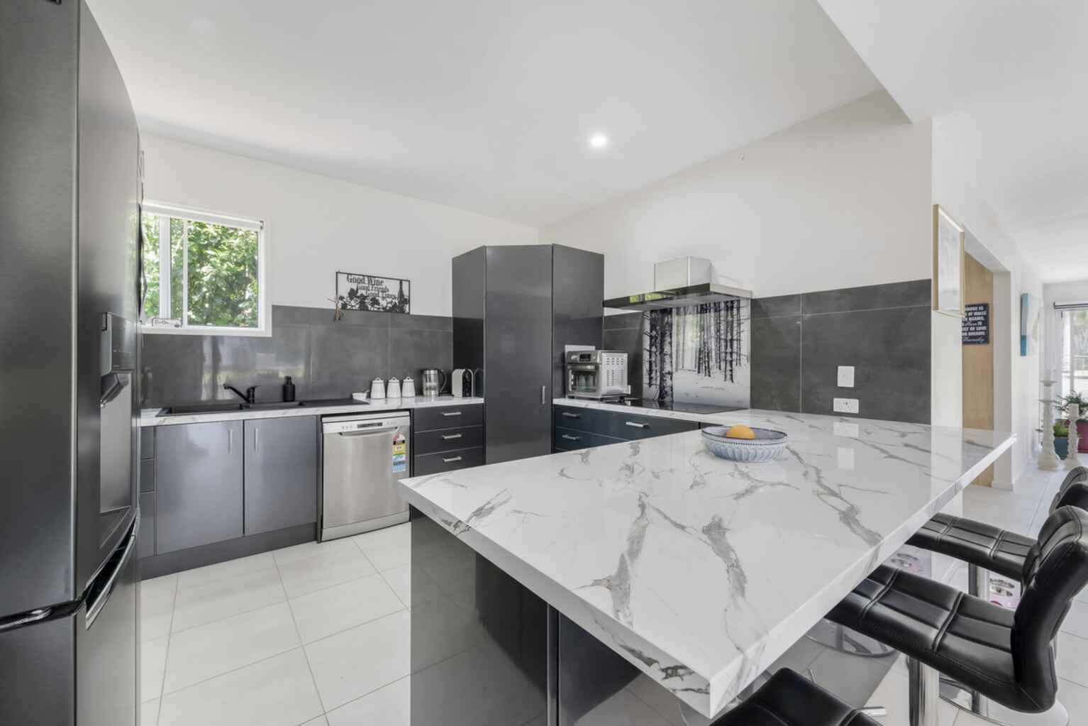 20 Kingfisher Crescent Moore Park Beach 20 Kingfisher Crescent Moore Park Beach