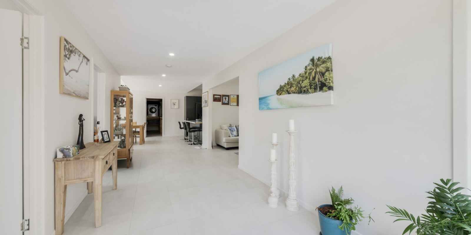 20 Kingfisher Crescent Moore Park Beach 20 Kingfisher Crescent Moore Park Beach