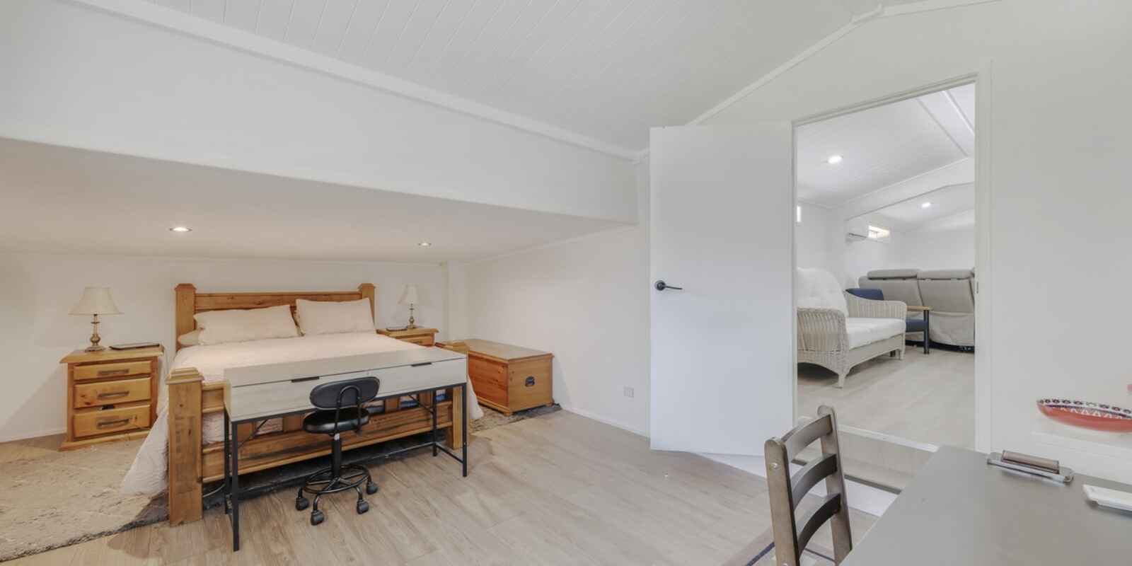 20 Kingfisher Crescent Moore Park Beach 20 Kingfisher Crescent Moore Park Beach