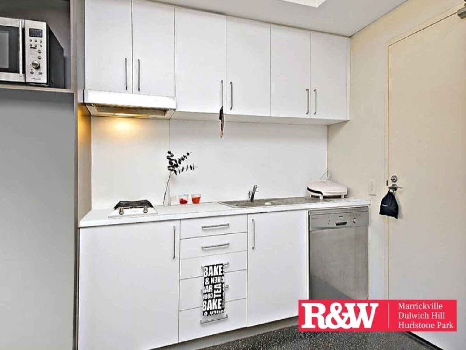 202E/138 Carillon Avenue Newtown