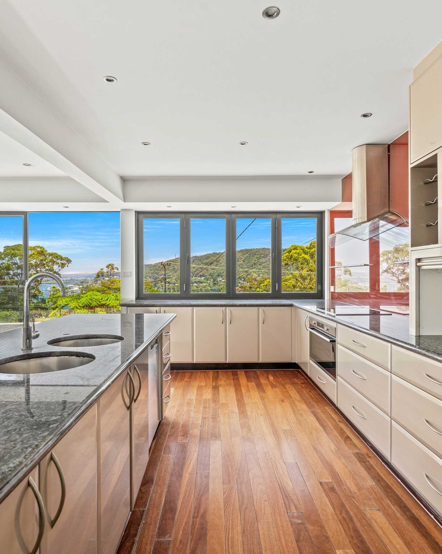 40 Sandstone Crescent Tascott, Tascott - Thumbnail 2