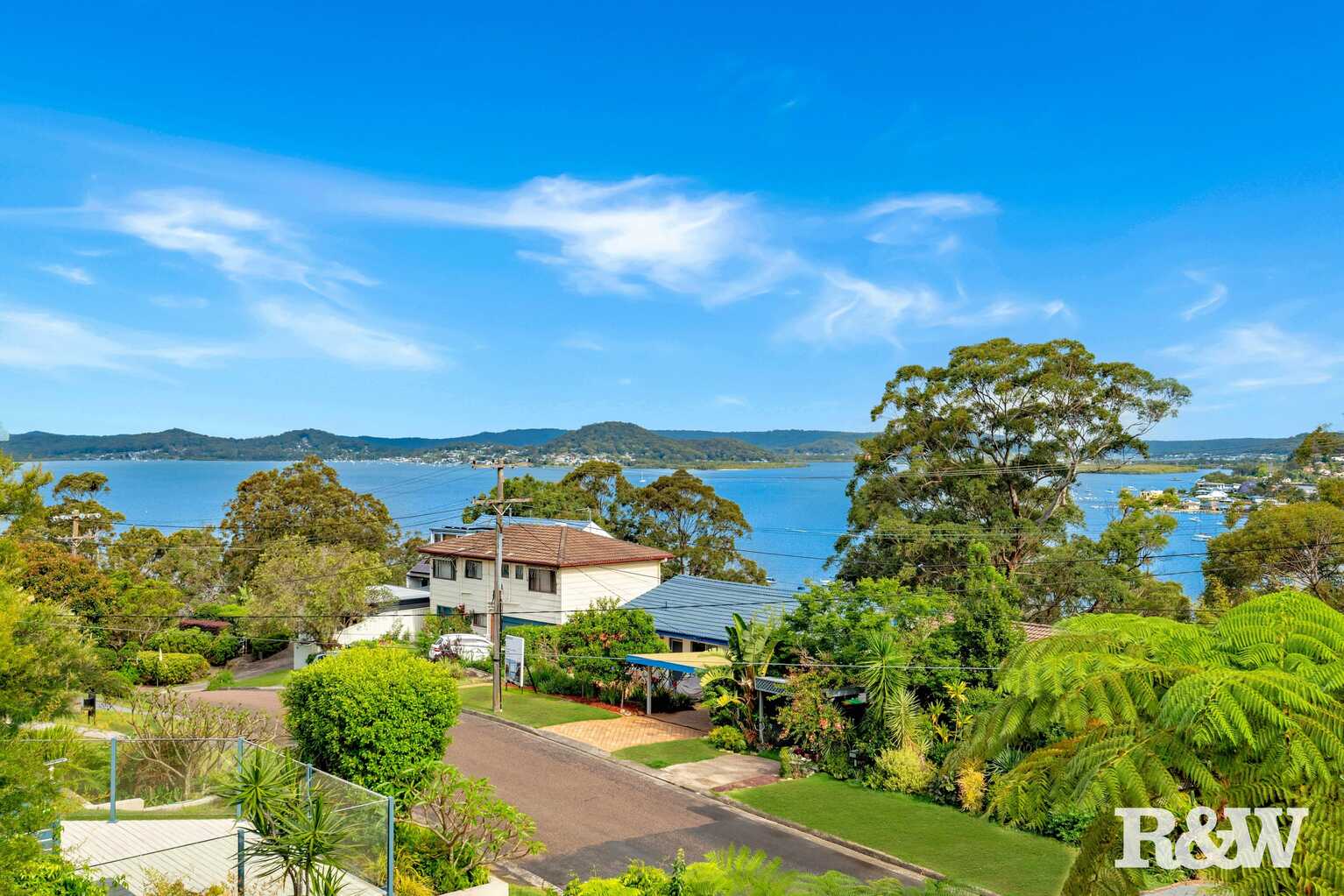 40 Sandstone Crescent Tascott 40 Sandstone Crescent Tascott