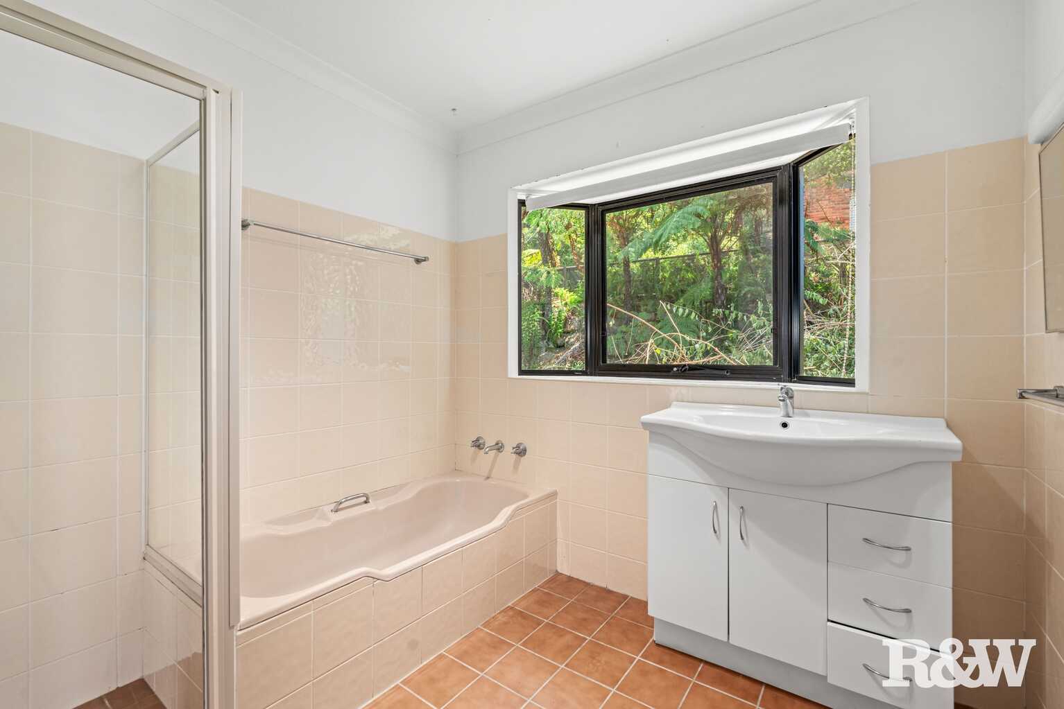 40 Sandstone Crescent Tascott 40 Sandstone Crescent Tascott