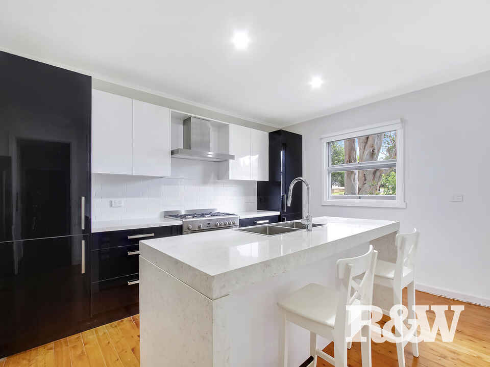 23 & 23A Epping Close Cambridge Park
