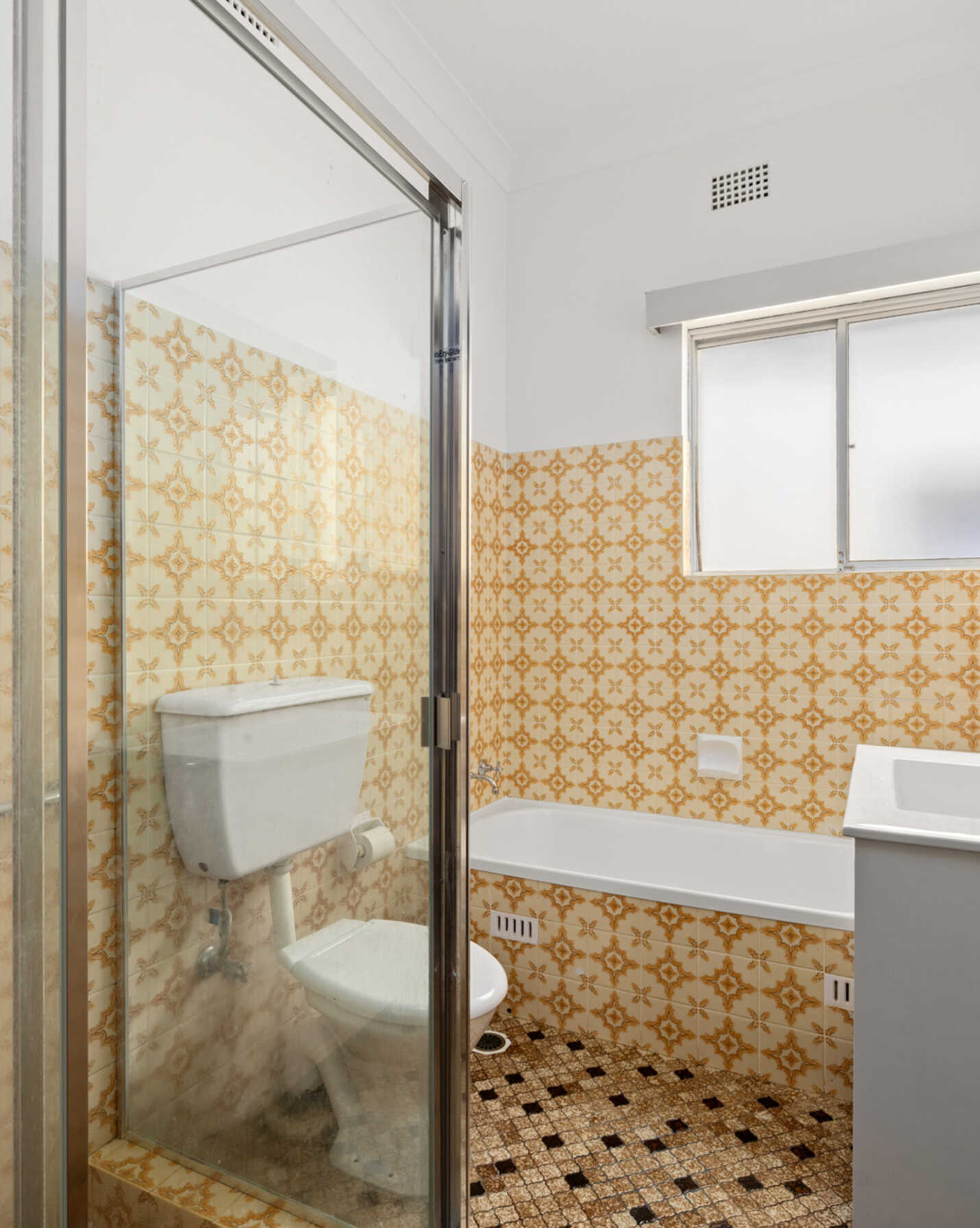 27 Walenore Avenue Kingsford, Kingsford - Thumbnail 5