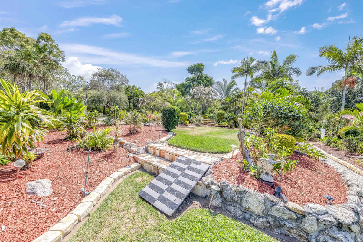 5 Woodlands Lane Moore Park Beach 5 Woodlands Lane Moore Park Beach