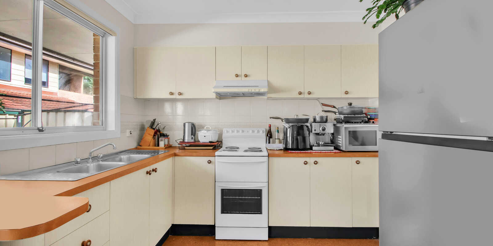 8/19 Fifth Avenue Blacktown 8/19 Fifth Avenue Blacktown
