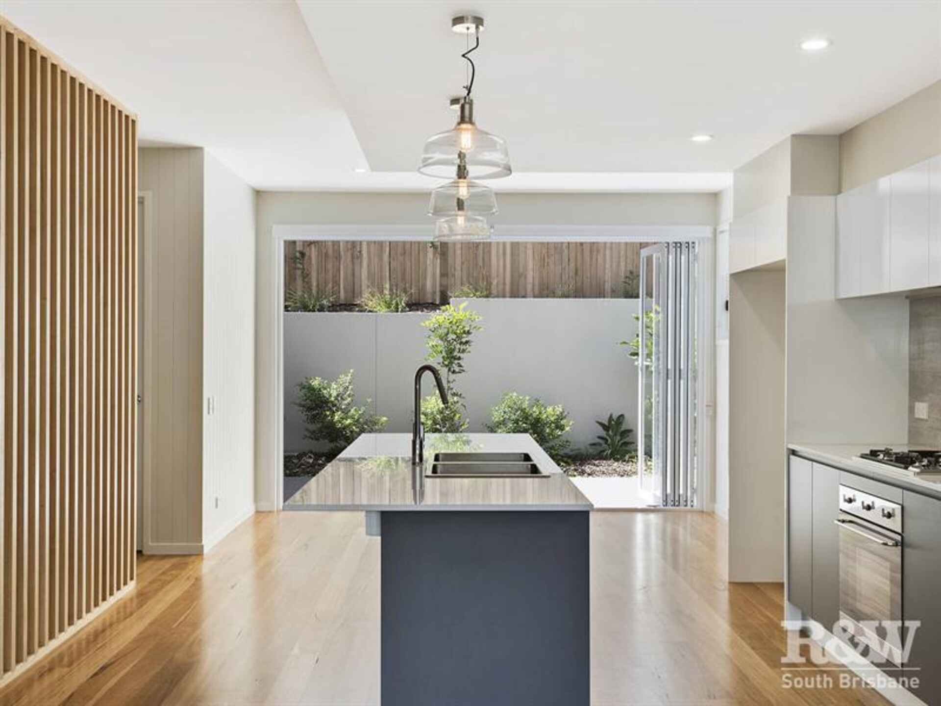 8/43 Raby Road Coorparoo