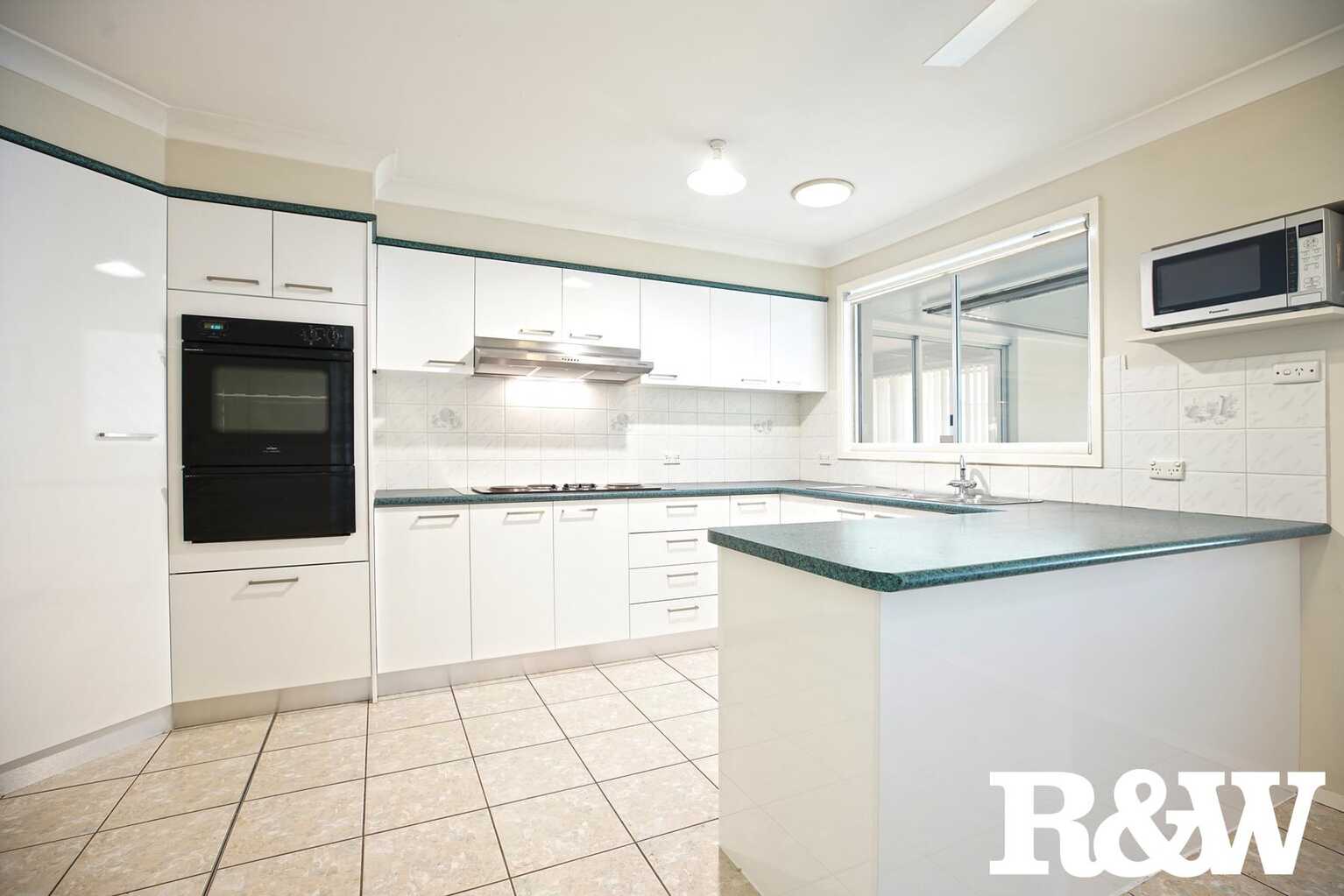 24 Shakespeare Drive St Clair 24 Shakespeare Drive St Clair