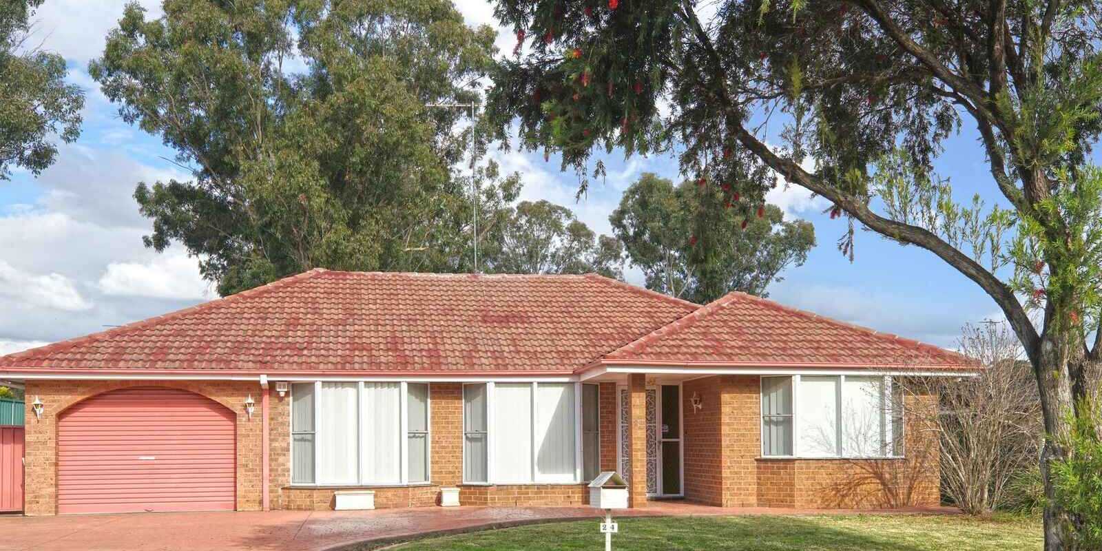 24 Shakespeare Drive St Clair 24 Shakespeare Drive St Clair