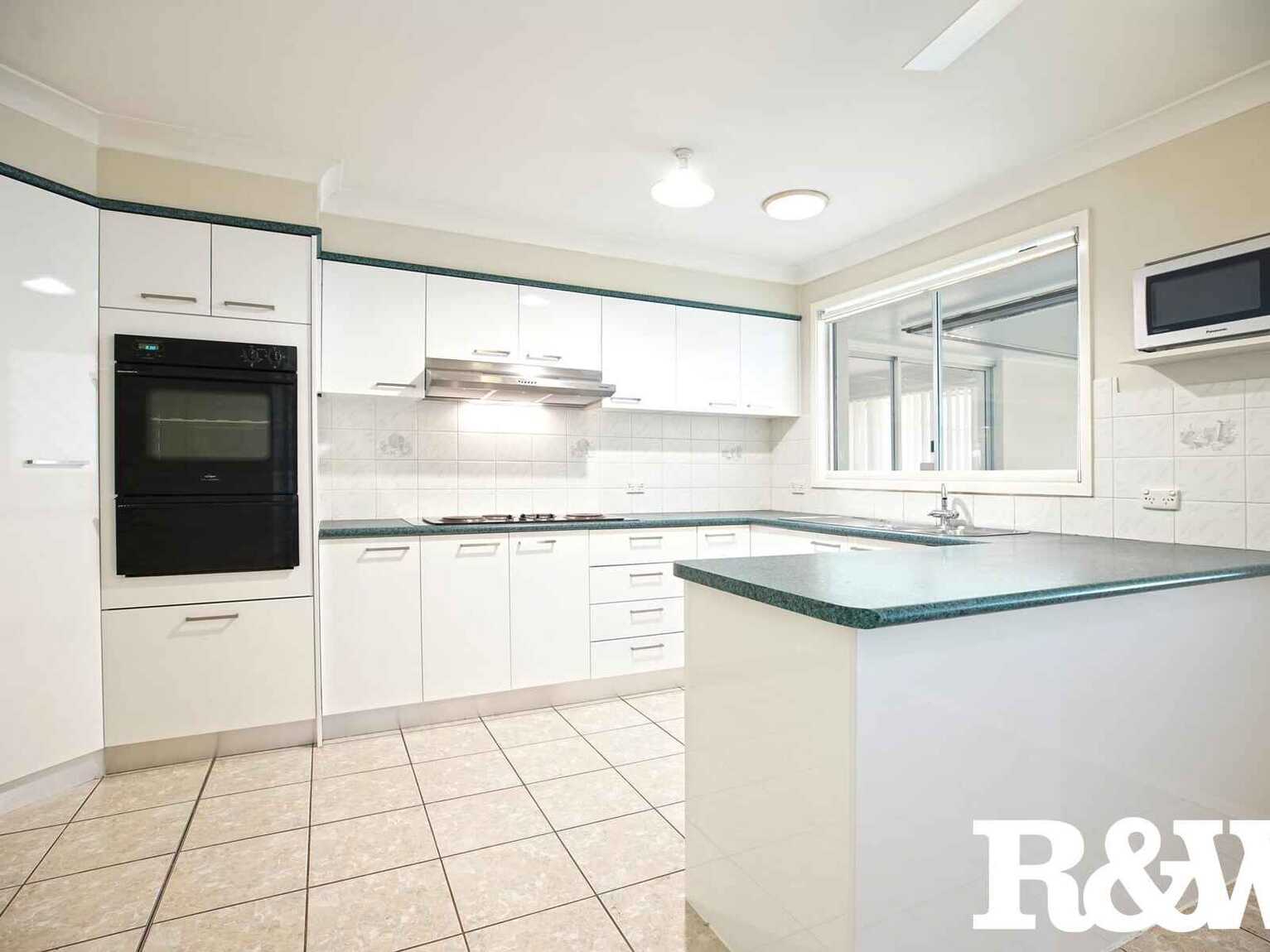 24 Shakespeare Drive St Clair 24 Shakespeare Drive St Clair