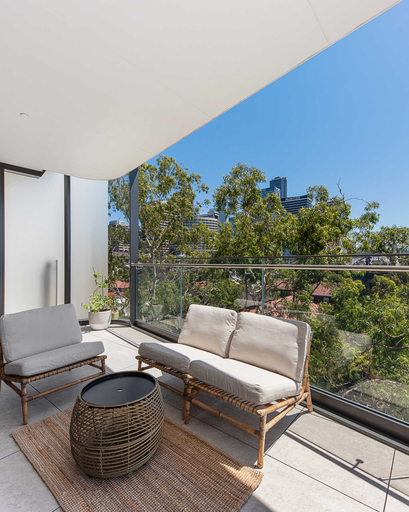 504/61 Lavender Street Milsons Point, Point - Thumbnail 3