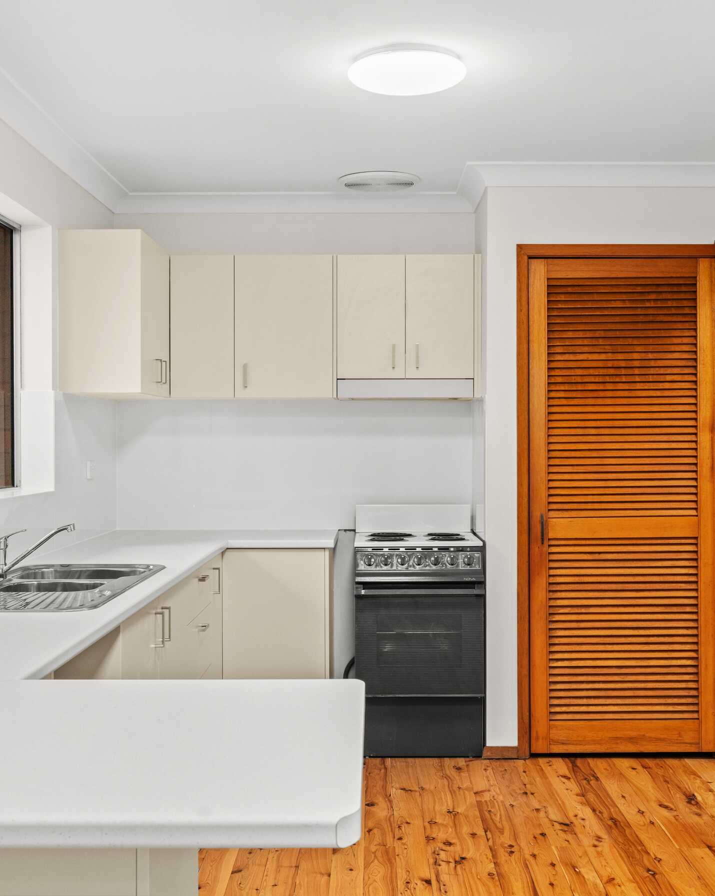 7 Nari Avenue Point Clare, Clare - Thumbnail 2