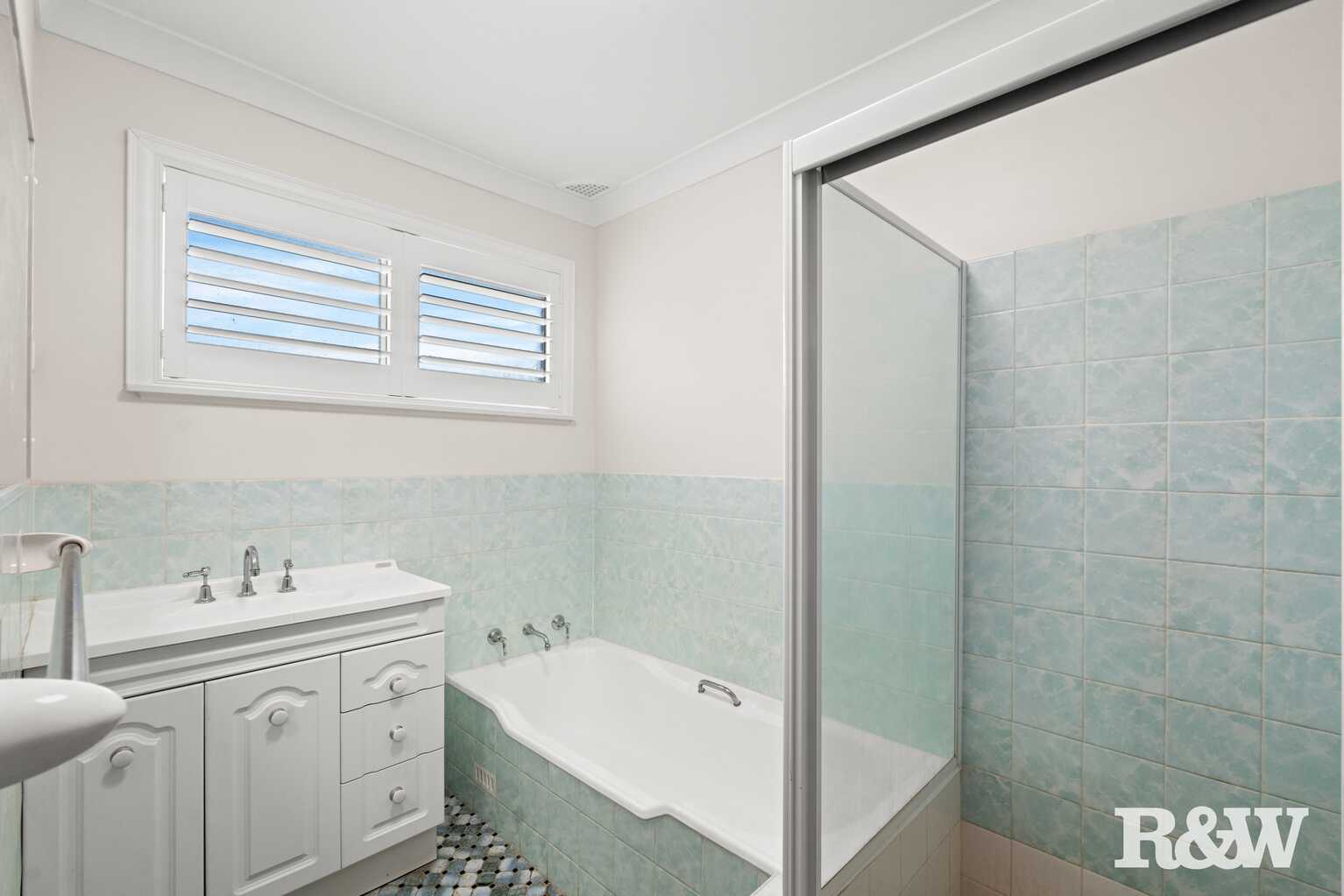7 Nari Avenue Point Clare 7 Nari Avenue Point Clare