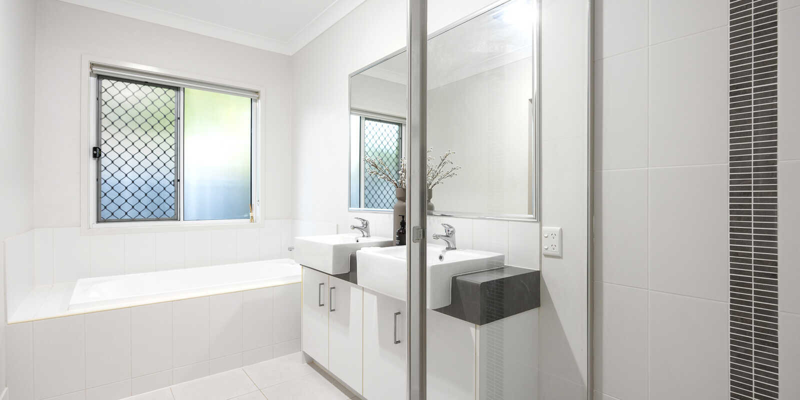24 Donegal Drive Yaroomba 24 Donegal Drive Yaroomba