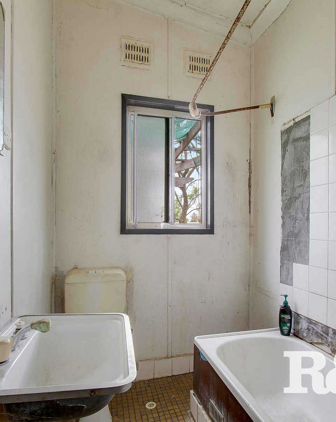 6 Clune Place Blackett, Blackett - Thumbnail 6