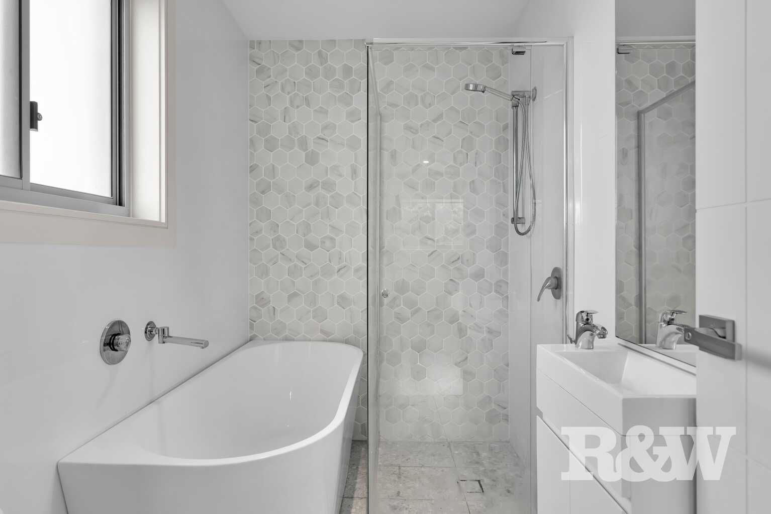 5/6 Holland Crescent Casula 5/6 Holland Crescent Casula