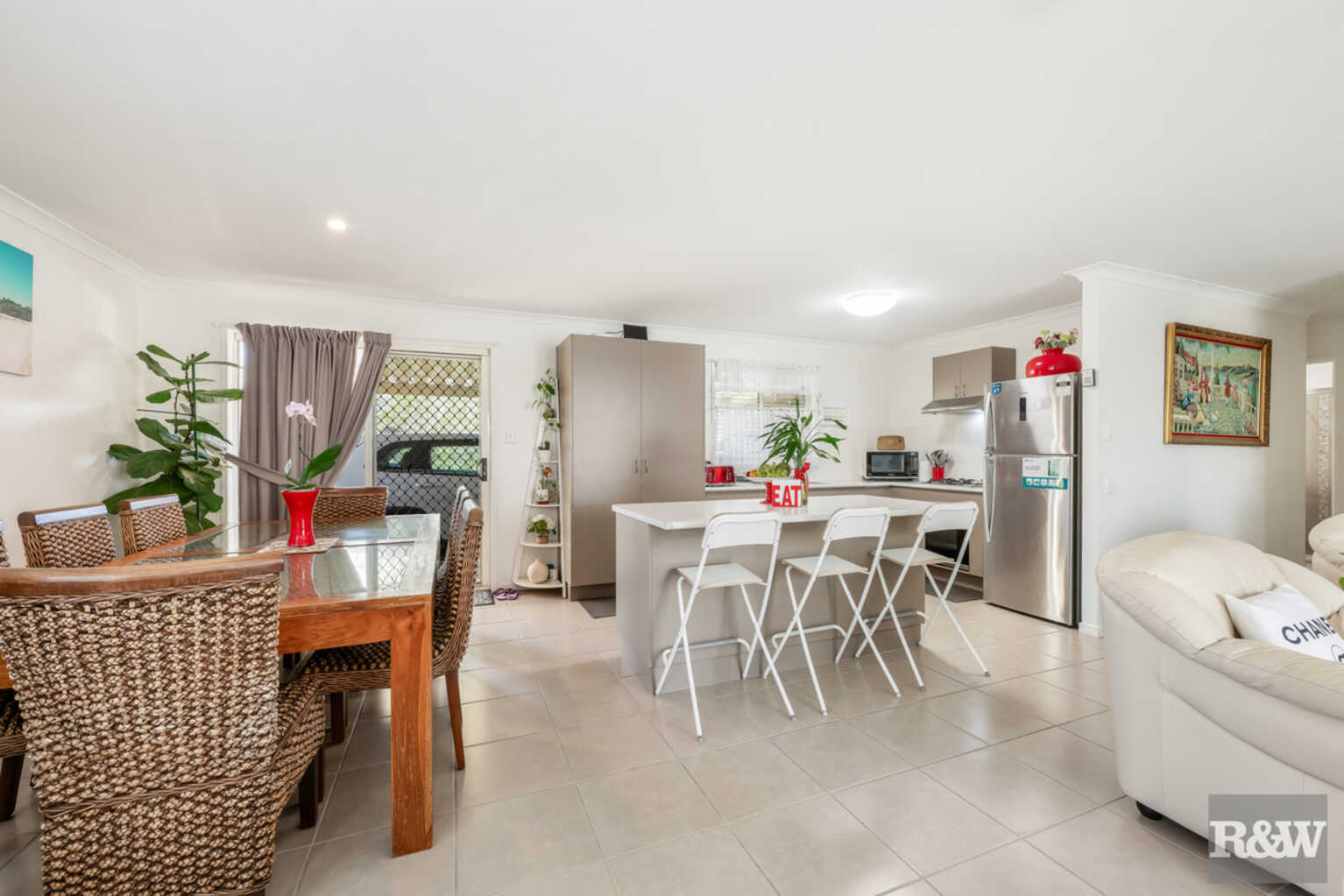 24 Malvern Drive Moore Park Beach 24 Malvern Drive Moore Park Beach