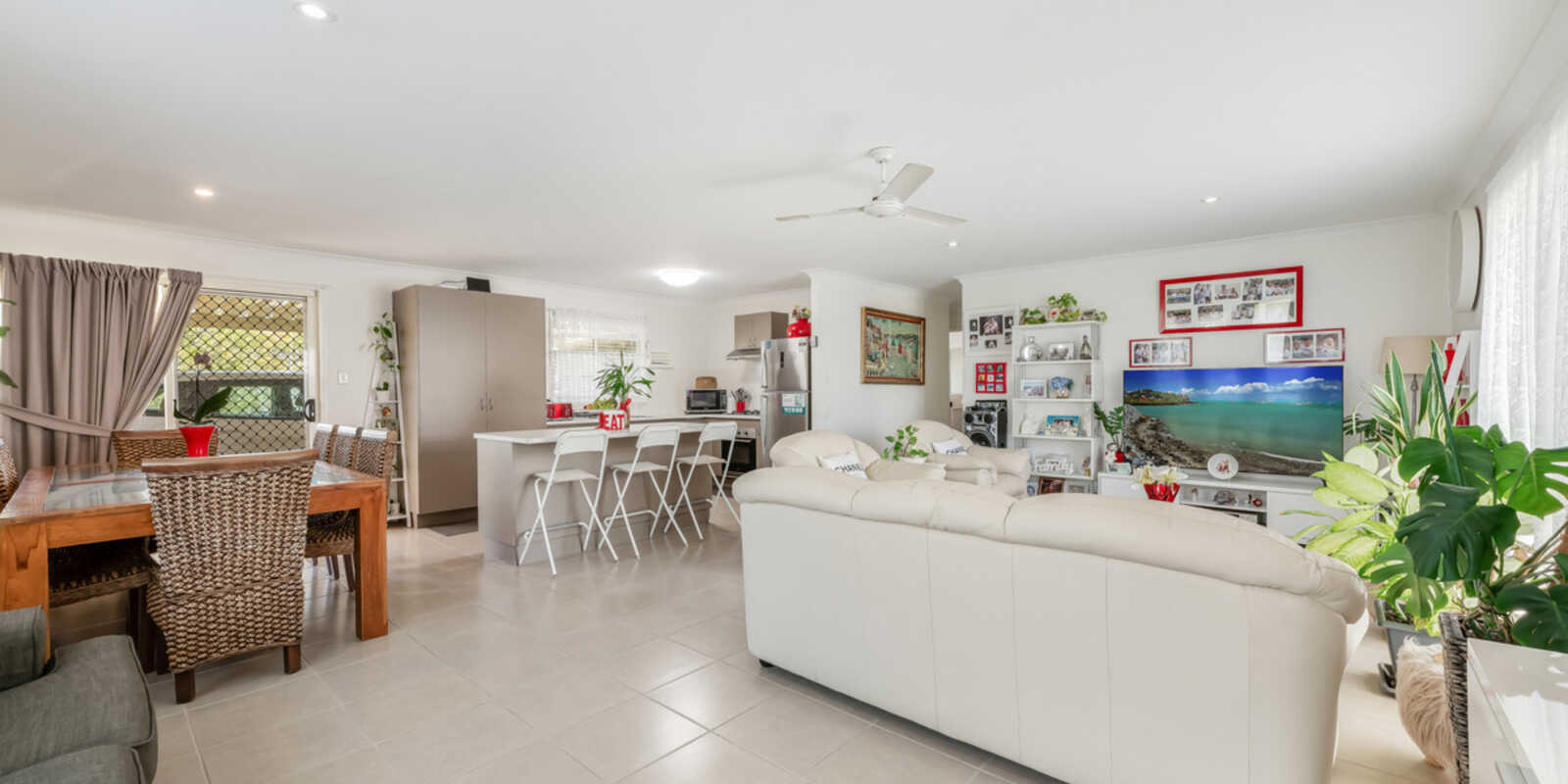 24 Malvern Drive Moore Park Beach 24 Malvern Drive Moore Park Beach