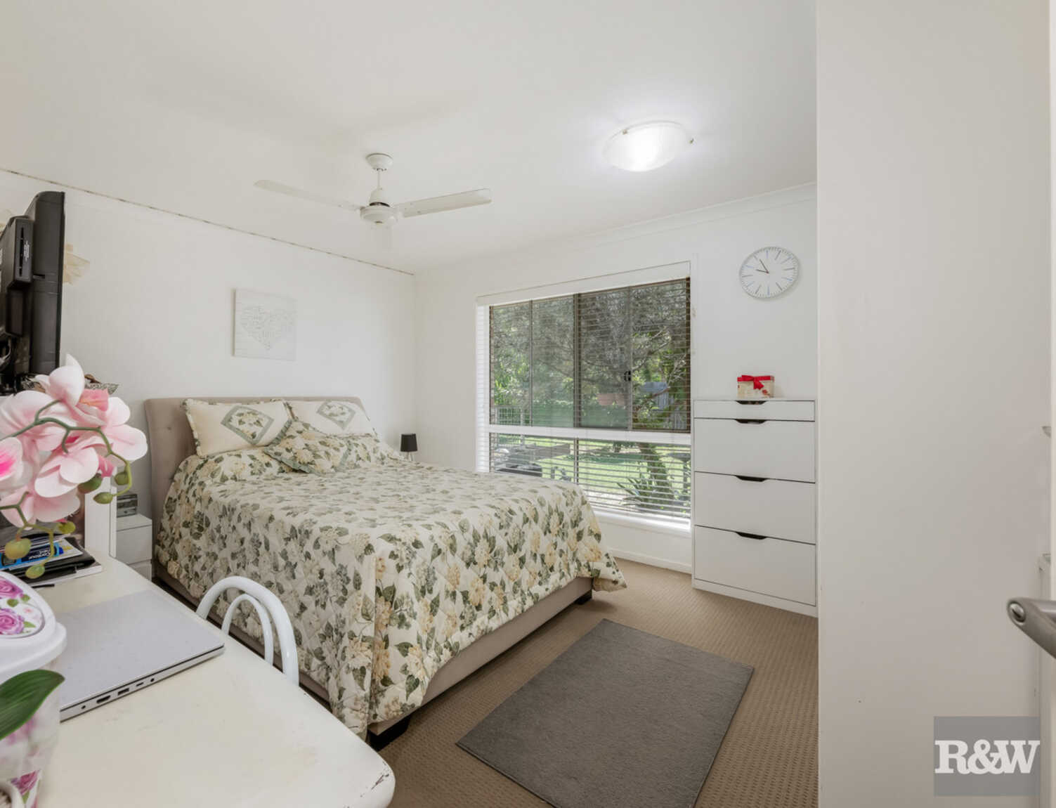 24 Malvern Drive Moore Park Beach 24 Malvern Drive Moore Park Beach