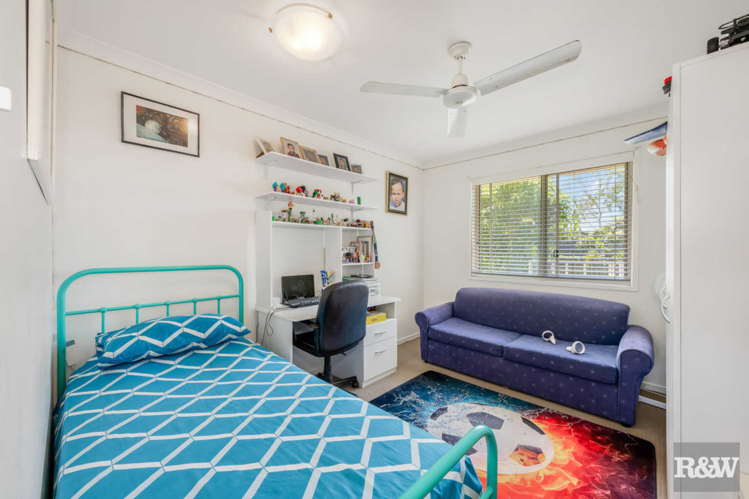 24 Malvern Drive Moore Park Beach 24 Malvern Drive Moore Park Beach